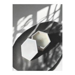 Dekoratif Altıgen Tabanlı Mum - Dekoratif Kutu - Kokulu - 8 Cm