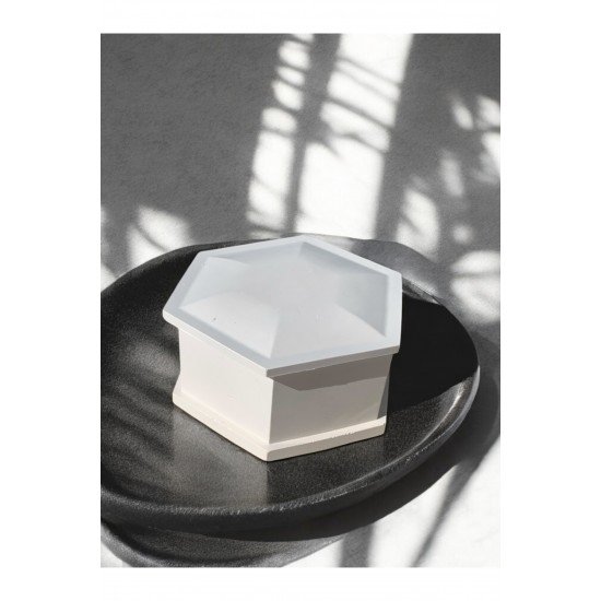 Dekoratif Altıgen Tabanlı Mum - Dekoratif Kutu - Kokulu - 8 Cm