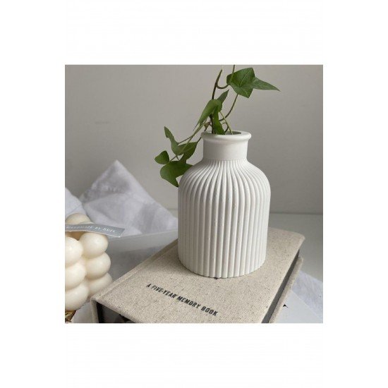 Official Beyaz Renk Iskandinav Tarz Vazo Biblo