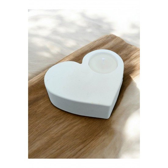 Kalp Şeklinde Beton Mumluk – Minimal Tasarım