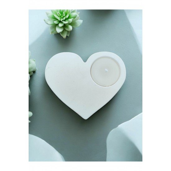 Kalp Şeklinde Beton Mumluk – Minimal Tasarım