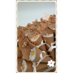 Bernami Kişiye Özel Düğün|nişan|söz|Kına|Sünnet| Hediyelik Vanilya Kokulu Papatya Mum Buket - 5 Adet