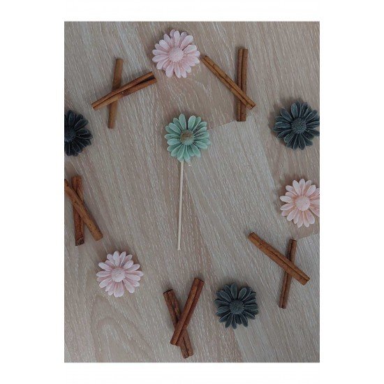 Lavanta Kokulu Papatya Çiçeği 3'lü Buket Mum. Yılbaşı Hediyesine Uygun.